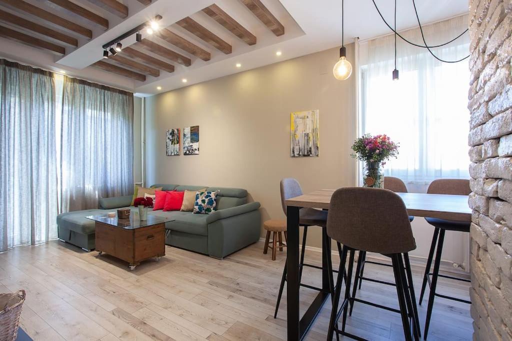 Mihajlovik Lux Apartment In Heart Of Скопье Экстерьер фото